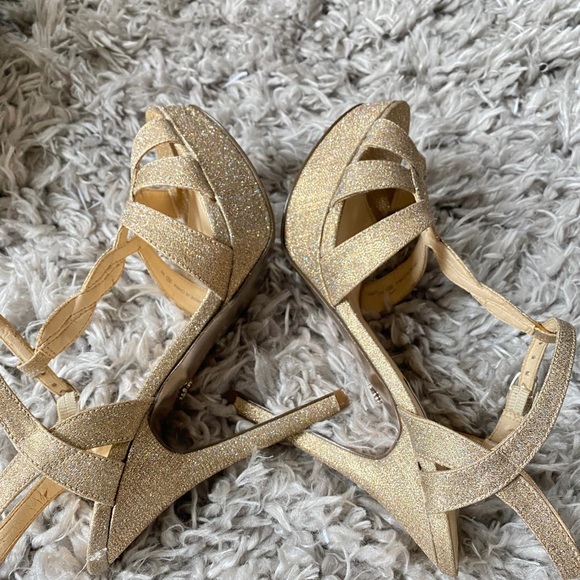 Heels - Picture 4 of 4